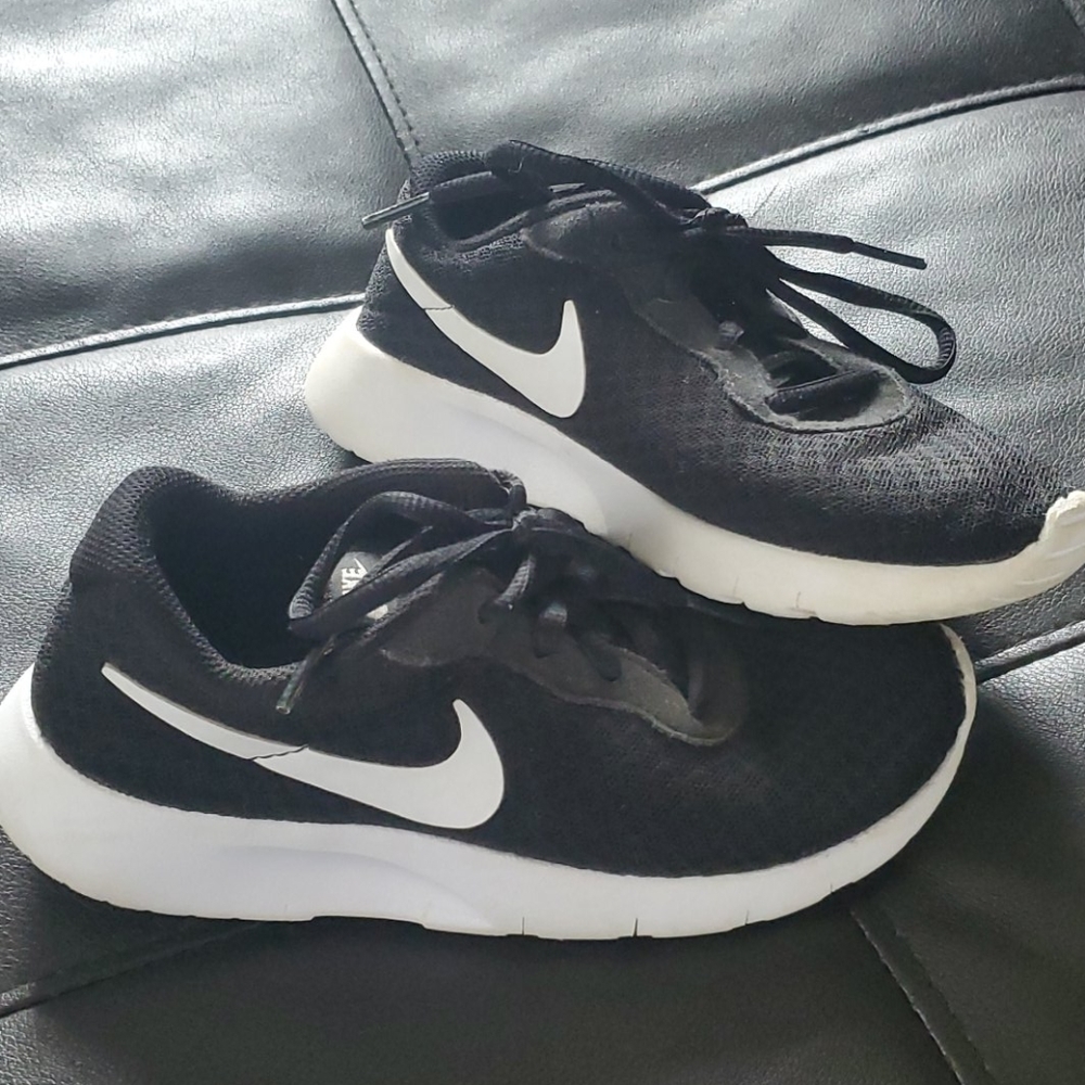 Nike Tennis Shoes size 13